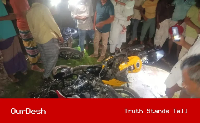ঈদে ঘুরতে বেরিয়ে ত্রিমুখী সংঘর্ষে সড়কে ঝরল দুই বন্ধুর প্রাণ
