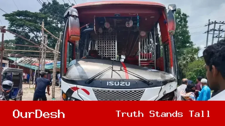 ঈদে ঘরে ফেরা হলো না, সড়কেই প্রাণ হারালেন এক পরিবারের ৩ জন