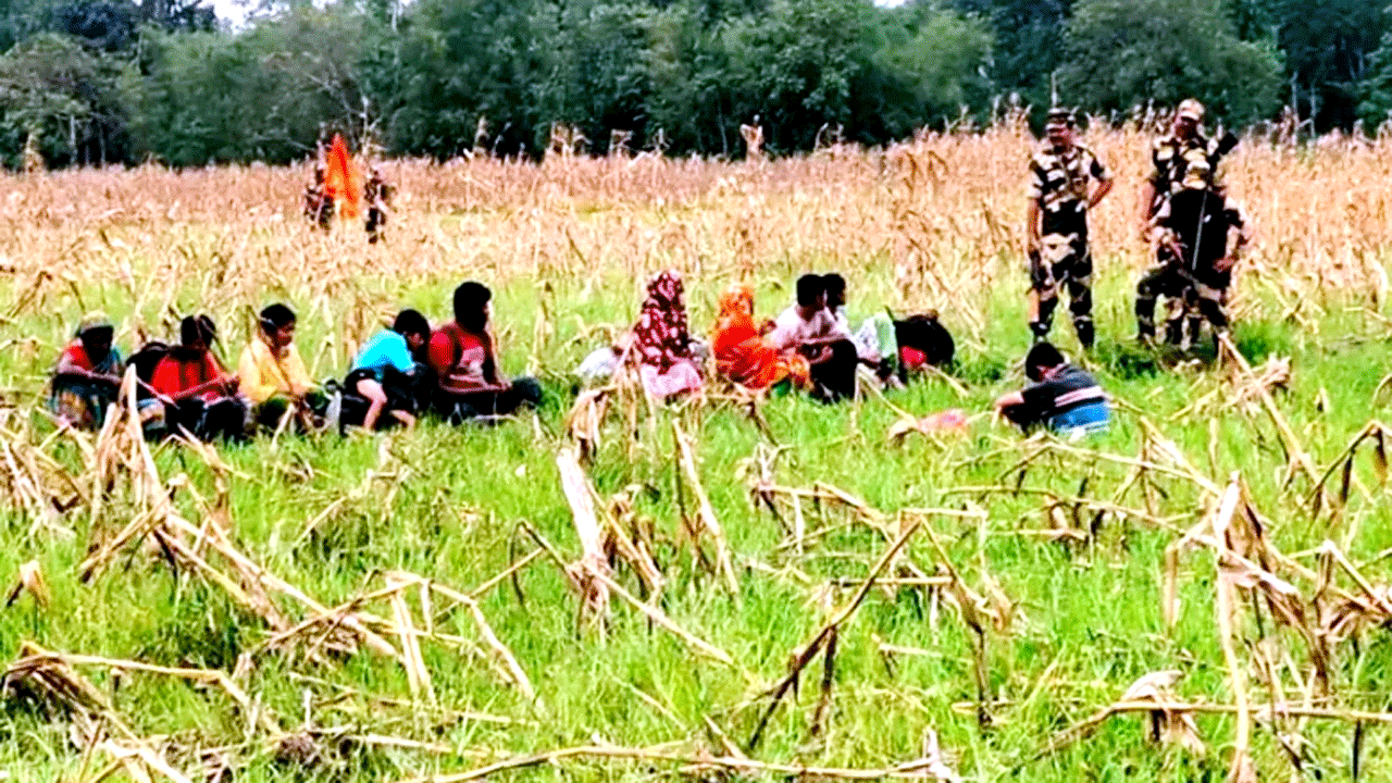 সীমান্তে ভারতের ‘পুশইন’ বৃদ্ধি: মুসলিম কমানোর কৌশল