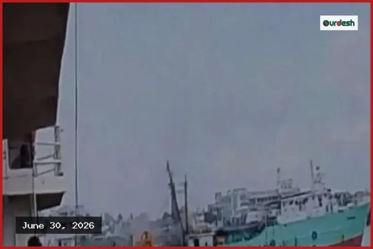 কর্ণফুলী নদীতে ট্রলারে ভয়াবহ আগুন, দগ্ধ ৬ জন