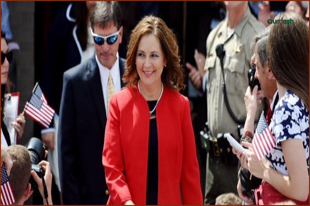 South Carolina Governor to Appoint Lindsey Graham’s Sister to Senate