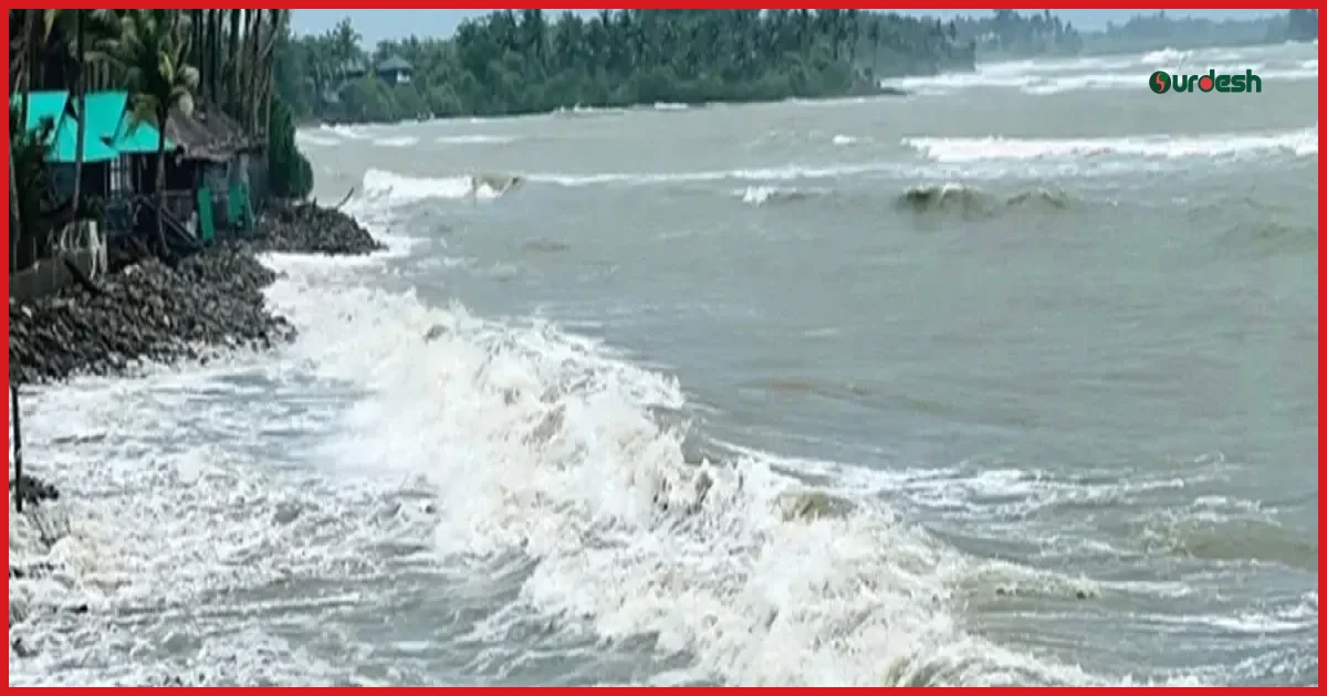 উত্তাল বঙ্গোপসাগরের জোয়ারে ভাসছে সেন্টমার্টিন, নৌ চলাচল বন্ধ