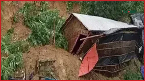 উখিয়ায় রোহিঙ্গা ক্যাম্পে ভূমিধস, ৫ মাদরাসা শিক্ষার্থীর মৃত্যু