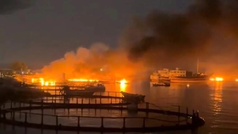 ইরানের দক্ষিণাঞ্চলে রাতভর শক্তিশালী বিস্ফোরণ, দায় অস্বীকার যুক্তরাষ্ট্রের