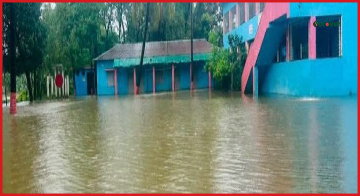 কক্সবাজারে ভয়াবহ বন্যা ও পাহাড়ধসে ২২ জনের মৃত্যু, পানিবন্দি ৩ লাখ