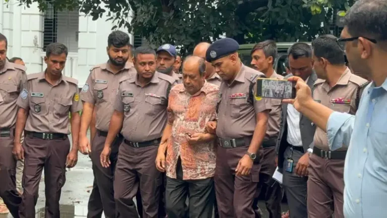 আন্তর্জাতিক অপরাধ ট্রাইব্যুনালে হাজির সাবেক সেনা কর্মকর্তা মোজাফফর হোসেন