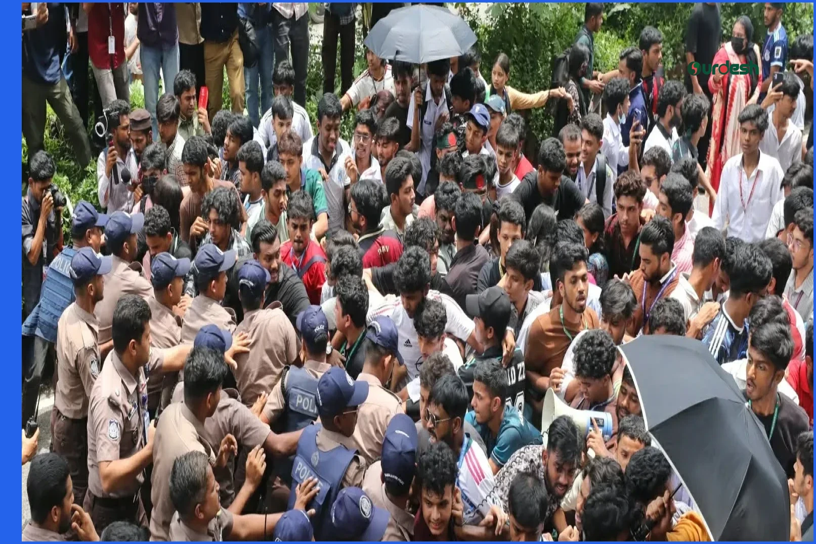 এইচএসসি পরীক্ষা স্থগিত ও শিক্ষামন্ত্রীর পদত্যাগের দাবিতে শিক্ষার্থীদের বিক্ষোভ
