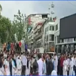 এইচএসসি পরীক্ষার্থীদের লংমার্চ: সাইন্সল্যাব মোড় অবরোধে স্থবির যান চলাচল