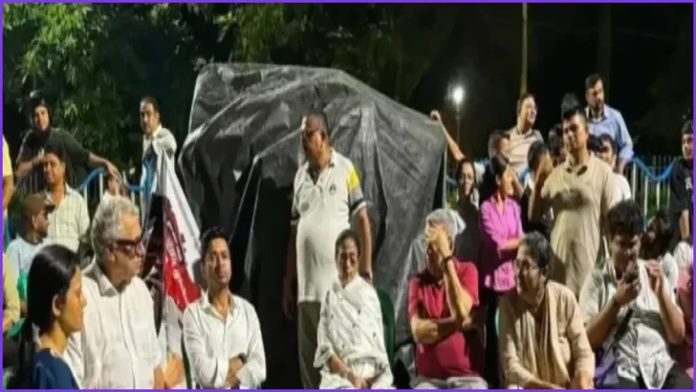 কলকাতায় তৃণমূলের শহীদ দিবসের মঞ্চ ভাঙচুর, রাতভর শীর্ষ নেতারা ঘটনাস্থলে