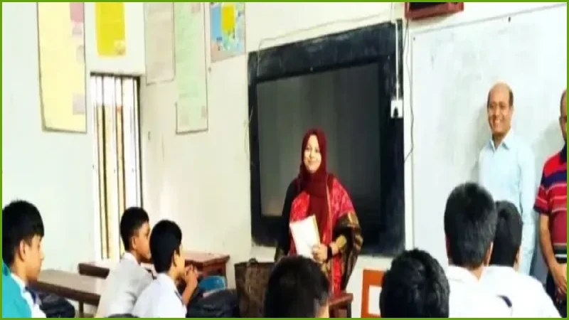 কালীগঞ্জে শ্রেণিকক্ষে পাঠদান করলেন ইউএনও রেজওয়ানা নাহিদ