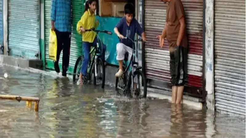 জম্মু ও কাশ্মিরে ভয়াবহ আকস্মিক বন্যায় নারী ও শিশুসহ ২৫ জনের মৃত্যু