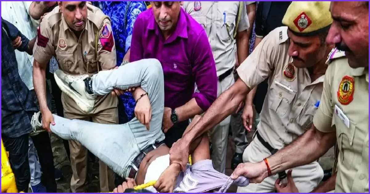 দিল্লিতে সিজিপির ‘সংসদ চলো’ পদযাত্রায় সহিংসতা: আহত ১৭৮, আটক ৭০