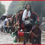 দেশজুড়ে ভারী বৃষ্টির সতর্কবার্তা আরও ২৪ ঘণ্টা বাড়াল আবহাওয়া অধিদপ্তর