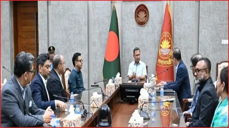 পোশাক শিল্পের সংকট নিরসনে দ্রুত পদক্ষেপের নির্দেশ প্রধানমন্ত্রীর