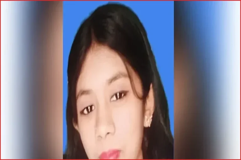 ফেনীতে গৃহকর্মীর ঝুলন্ত লাশ উদ্ধার, পাশে মিলল চিরকুট