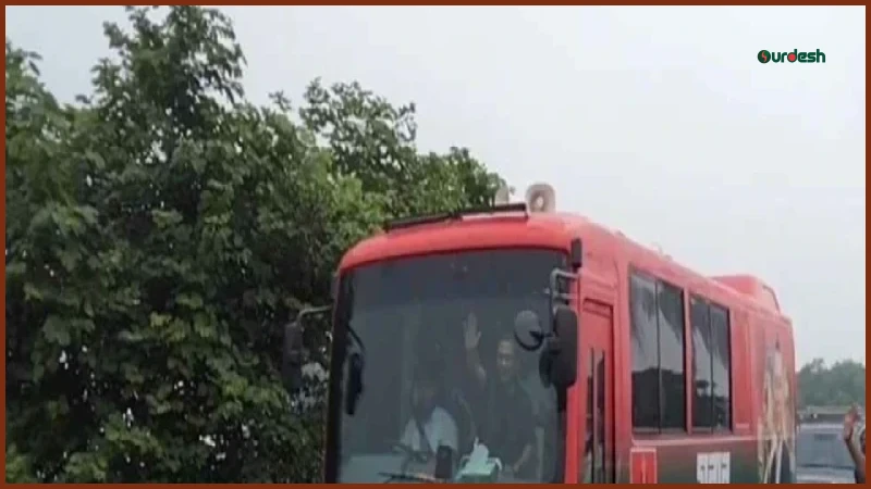 বরিশাল সফরকালে ভাঙ্গায় নেতাকর্মীদের শুভেচ্ছায় সিক্ত তারেক রহমান