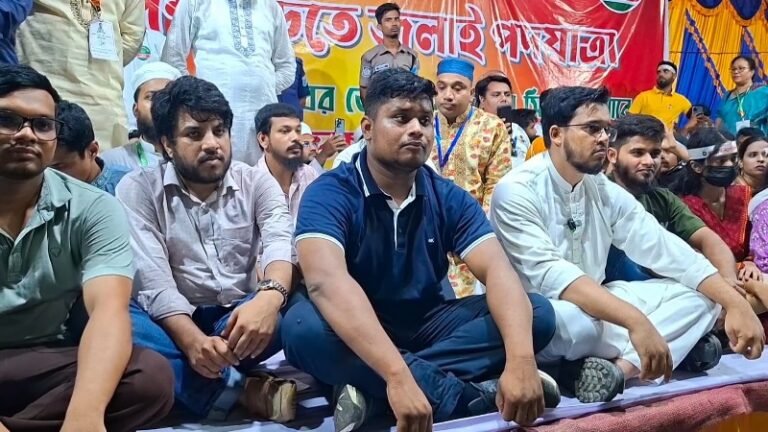 রাষ্ট্রের কাঠামোগত সংস্কার ছাড়া শুধু সরকার বদল যথেষ্ট নয়: হাসনাত