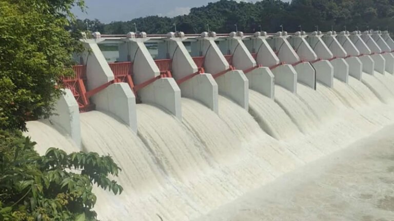 শনিবার কাপ্তাই বাঁধের ১৬টি জলকপাট আংশিক খোলার প্রস্তুতি