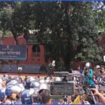 শিক্ষা ভবনের সামনে শিক্ষার্থীদের লংমার্চে পুলিশের ব্যারিকেড