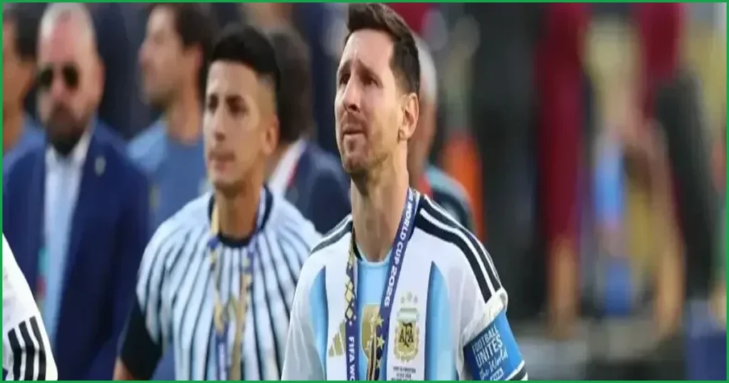 শূন্য হাতেই বিদায় নিলেন ফুটবল জাদুকর লিওনেল মেসি