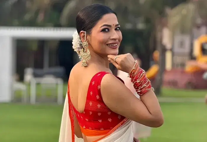 সামাজিক যোগাযোগমাধ্যমে হয়রানির শিকার অভিনেত্রী আজমেরী হক বাঁধন