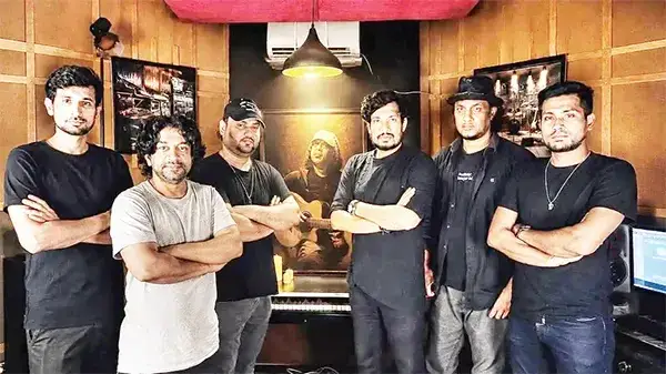 কিংবদন্তি আইয়ুব বাচ্চুর জন্মদিনে শ্রদ্ধা জানিয়ে লিডিয়ান ব্যান্ডের নতুন গান