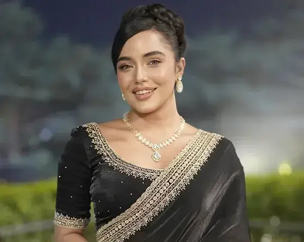 অভিনয়ের পাশাপাশি ব্যবসায় নাম লেখালেন অভিনেত্রী সামিরা খান মাহি