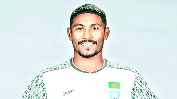 ফিফার বড় নিষেধাজ্ঞা: ১৫ ম্যাচ মাঠের বাইরে আল-আমিন