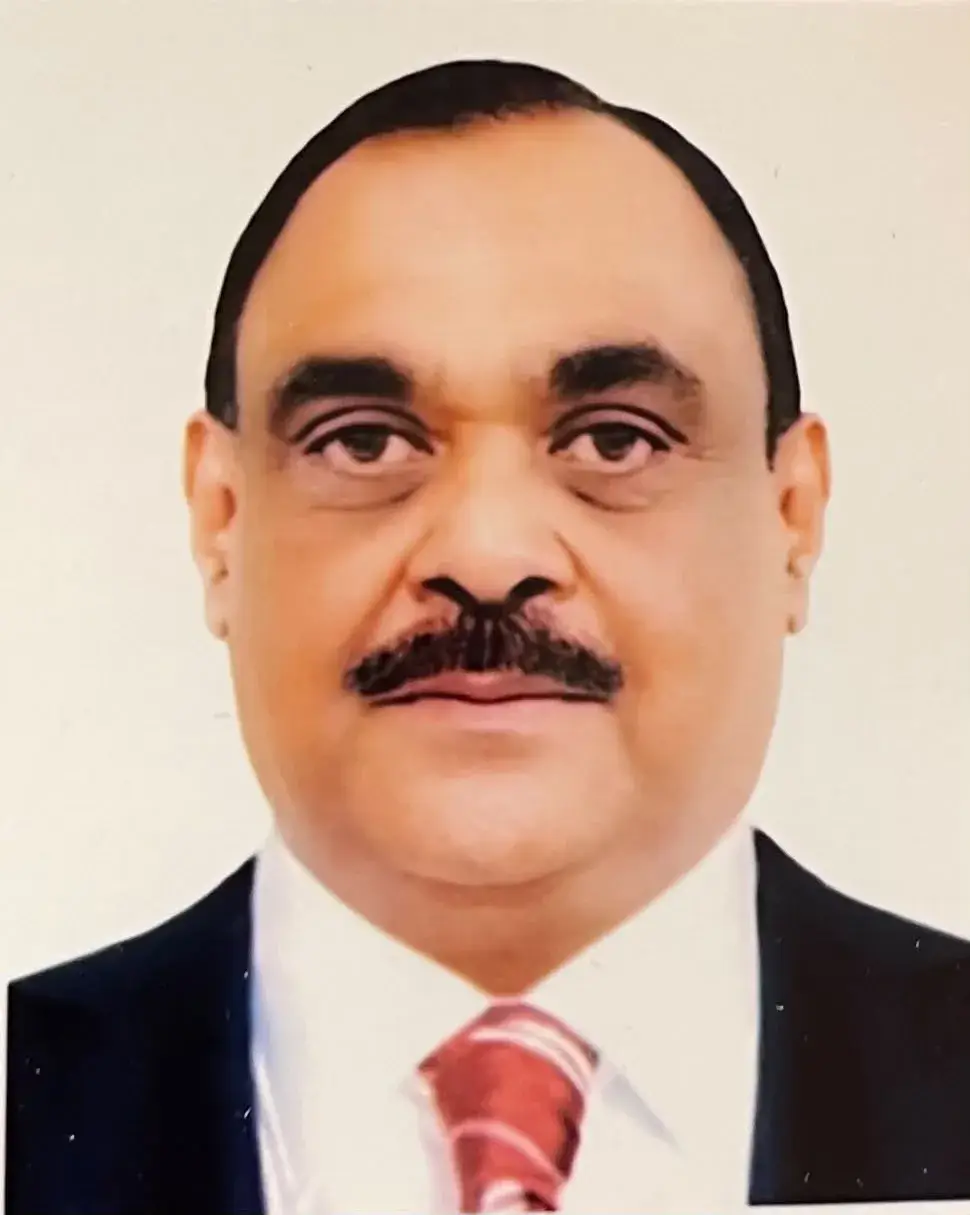 আবাহনীর নতুন প্রশাসন ইনচার্জ ও ফুটবল কমিটির ভারপ্রাপ্ত চেয়ারম্যান আশিষ রায় চৌধুরী