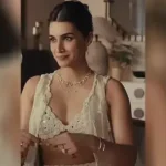পোশাক নিয়ে বিতর্কের জেরে কৃতি শ্যাননের বিজ্ঞাপন সরিয়ে নিল গিভা