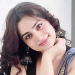 হীরের আংটি পরে রহস্যময় ছবি পোস্ট, বাগদানের গুঞ্জনে মুখ খুললেন আয়শা খান