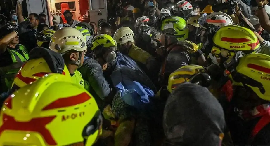 Woman pulled alive from rubble 36 hours after Colombia quake