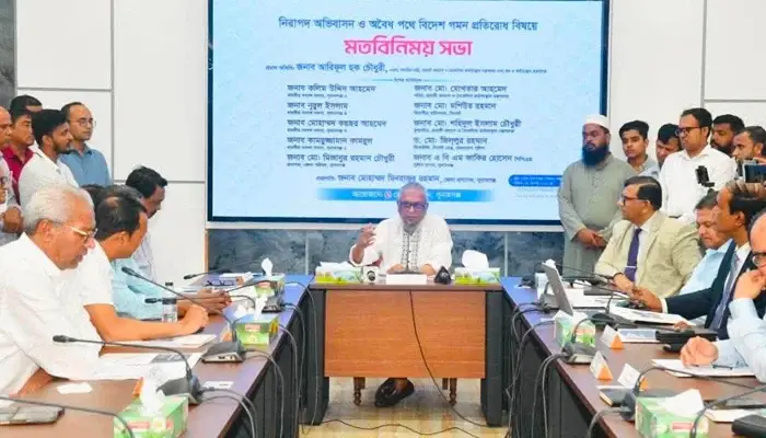 বাংলাদেশ থেকে বিনা খরচে ১০ হাজার কর্মী নেবে মালয়েশিয়া: প্রবাসী কল্যাণমন্ত্রী