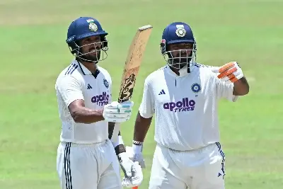 শ্রীলঙ্কার বিপক্ষে দ্বিতীয় টেস্টে পন্ত ও জুরেলের ব্যাটে চারশ ছাড়াল ভারত