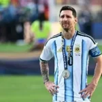 টানা দ্বিতীয়বার বিশ্বকাপ ফাইনাল খেলার পর আন্তর্জাতিক ফুটবল থেকে অবসরে লিওনেল মেসি