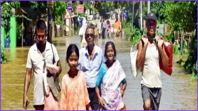 আসামে ভয়াবহ বন্যায় প্রাণহানি বেড়ে ৯৫