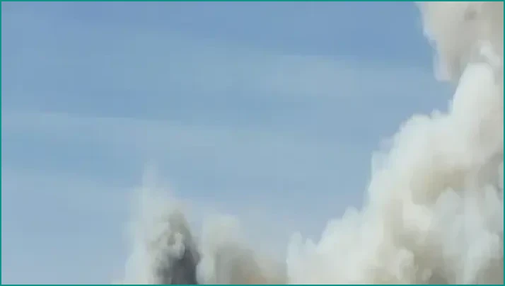 ওয়াশিংটনে ভয়াবহ দাবানল: সাত শতাধিক স্থাপনা ভস্মীভূত, জরুরি অবস্থা