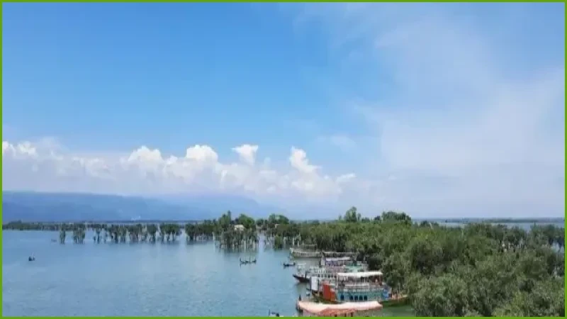 টাঙ্গুয়ার হাওরের পরিবেশ ও পর্যটক নিরাপত্তায় ১১ জরুরি নির্দেশনা