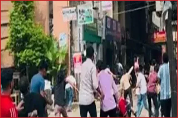 ঢাকা আলিয়া মাদরাসা এলাকায় ছাত্রদল-শিবির সংঘর্ষ, ধাওয়া-পাল্টাধাওয়া