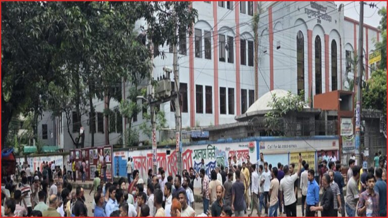 ঢাকায় তিন শিক্ষাপ্রতিষ্ঠানে ছাত্রদল-শিবির সংঘর্ষ, এলাকায় উত্তেজনা