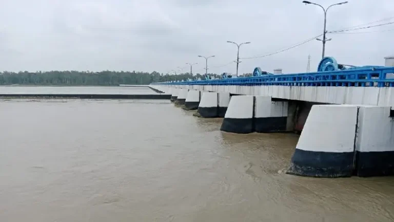 তিস্তার পানি বিপৎসীমার ওপরে, লালমনিরহাটে বন্যা সতর্কতা