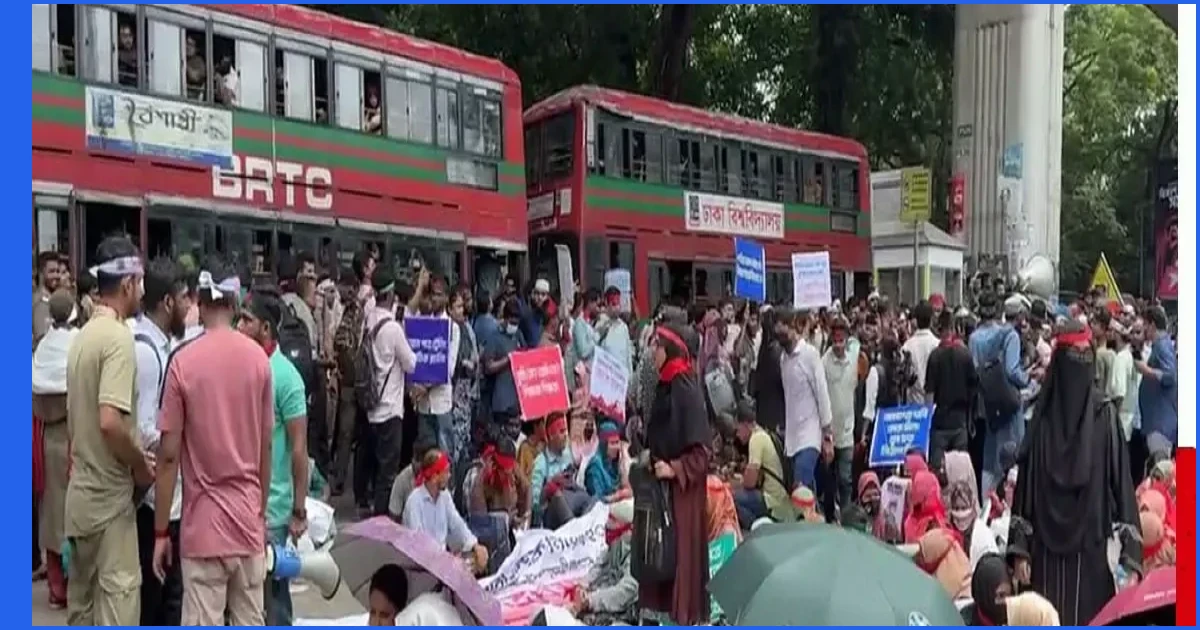 প্রাথমিকে দ্রুত যোগদানের দাবিতে শাহবাগে সুপারিশপ্রাপ্তদের অবস্থান