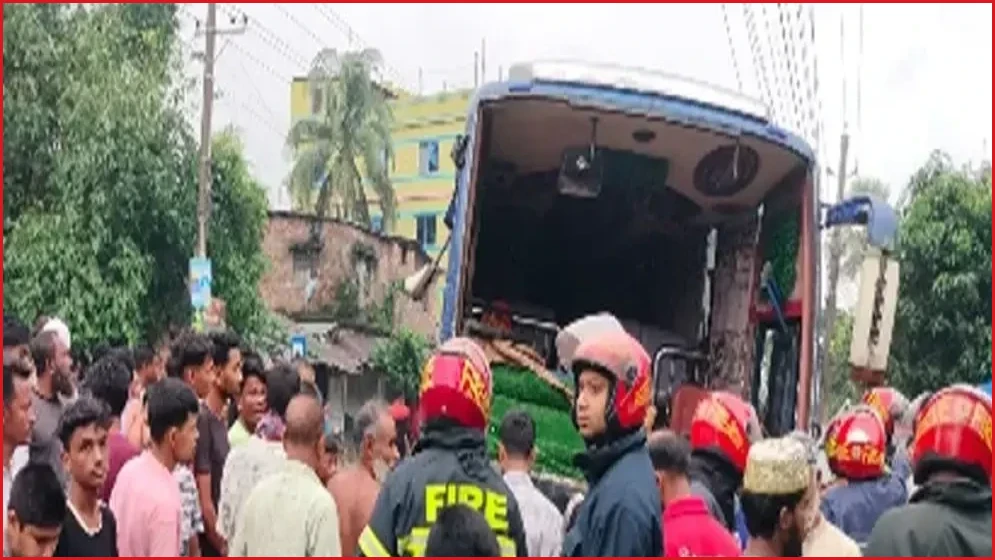 বগুড়ায় বাসচাপায় ৬ দিনমজুর নিহত, আহত ১৫