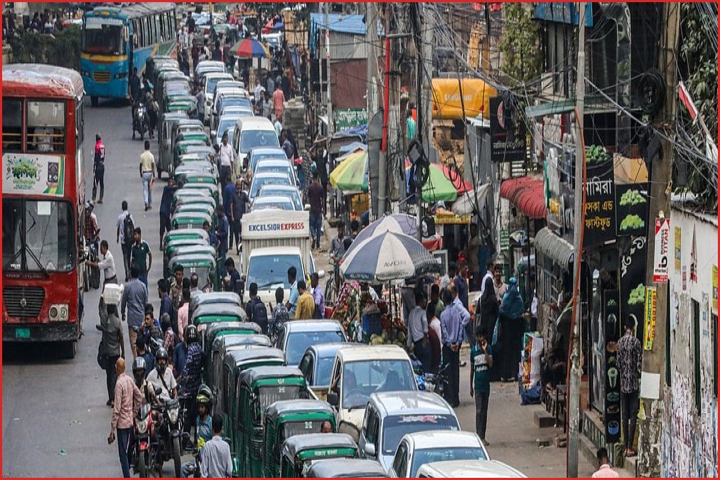 বৈরী আবহাওয়ায় এলএনজি খালাসে বাধা, দেশে গ্যাসের সংকট আরও বাড়বে
