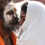 ভাইরাল ভিডিও ঘিরে বিতর্ক, ‘লিপ কিস বাবা’কে নিয়ে তোলপাড়