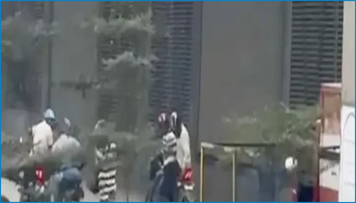 রাজধানীতে প্রকাশ্যে কুপিয়ে ১ কোটি ২১ লাখ টাকা ছিনতাই