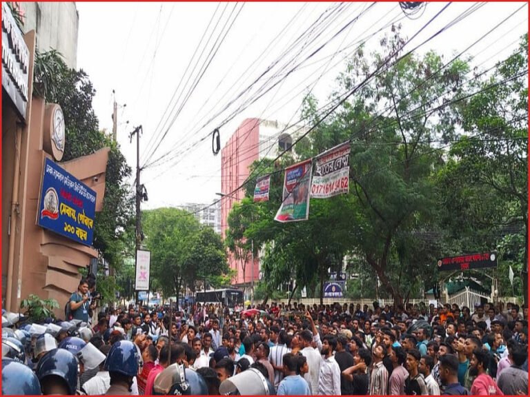 রাজধানীর বিভিন্ন স্থানে ছাত্রদল ও শিবিরের মধ্যে সংঘর্ষ
