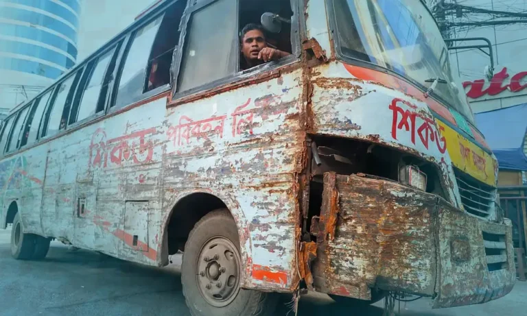 রাজধানীর ২৩ শতাংশ বাস চলছে কোনো বৈধ ফিটনেস সনদ ছাড়াই