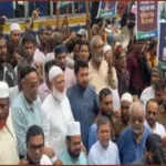 সচিবালয় অভিমুখে ১১ দলীয় জোটের পদযাত্রা আটকে দিল পুলিশ