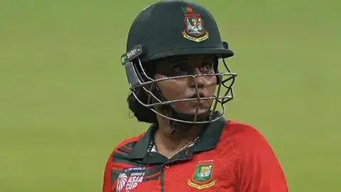 নিগার সুলতানার নেতৃত্বে স্থবির বাংলাদেশ নারী ক্রিকেট: মাঠ ও মাঠের বাইরের সংকট